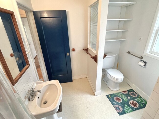 Building Photo - Grant Park 3-Story with Hardwoods, Huge Deck, Detached Garage, and Tons of Character