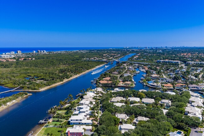 Building Photo - 2501 Marina Isle Way