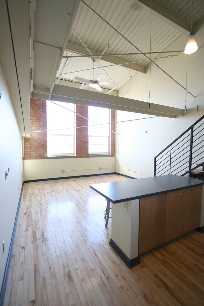 Building Photo - 300 Tijeras Ave NE