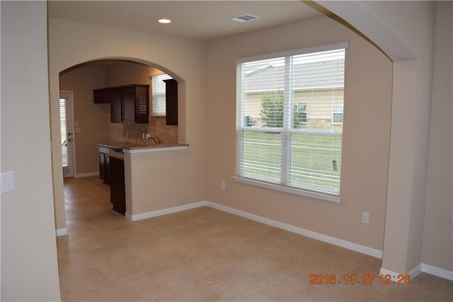 Building Photo - 313 N Heatherwilde Blvd