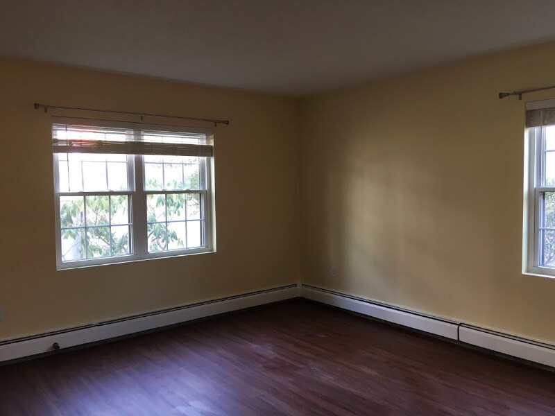 Building Photo - 28 Kenmar Dr