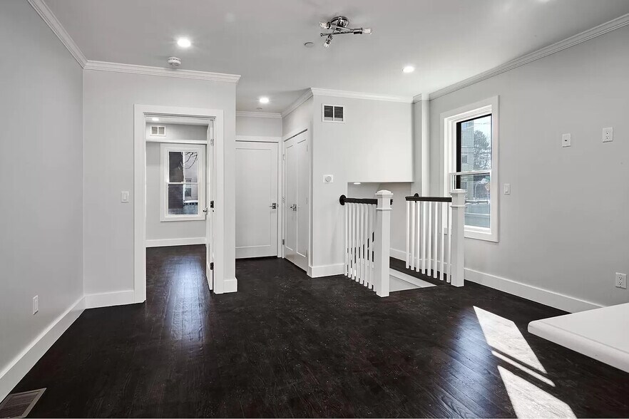 Building Photo - 57 Hurley St