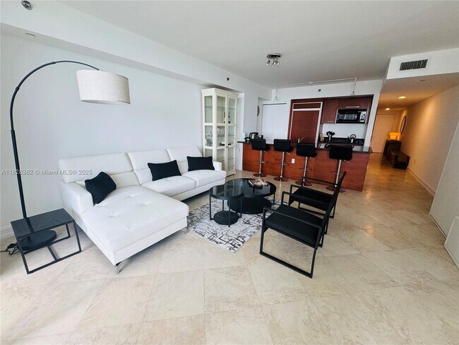 Building Photo - 1830 S Ocean Dr