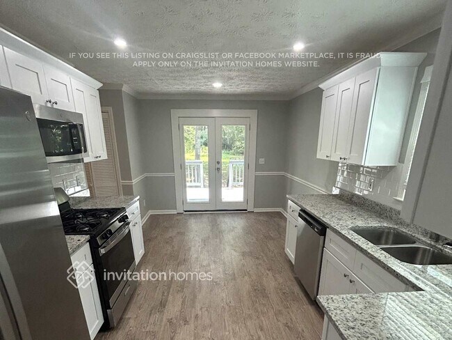 Building Photo - 129 Parks Cir