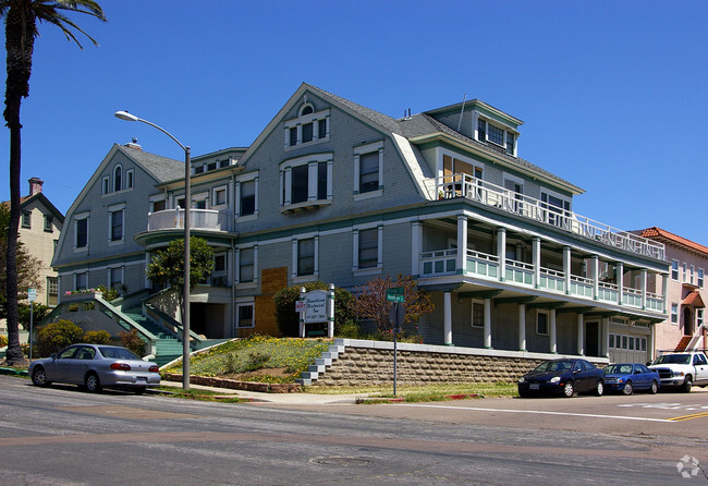 Building Photo - Hawthorne Historical Inn