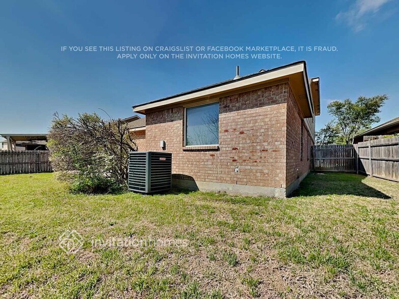 Building Photo - 8820 Chaps Ave