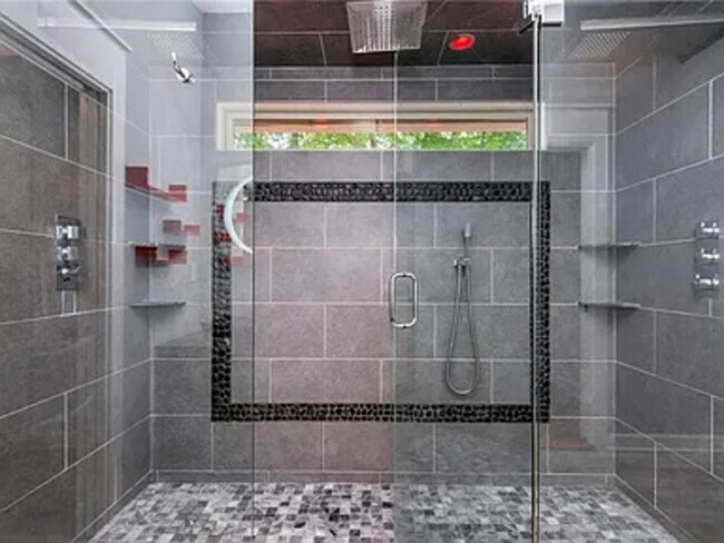 Building Photo - 5022 Anclote Dr