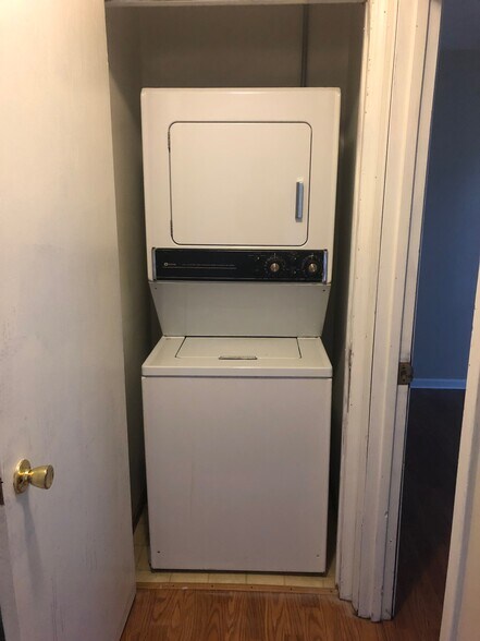 Washer/Dryer - 1510 Dot Street