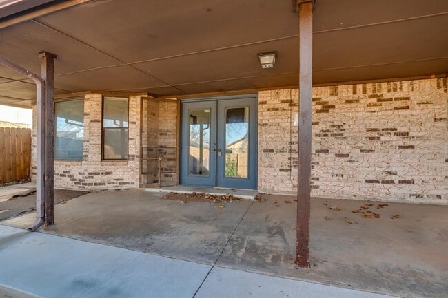 Building Photo - 2013 Tanglewood Dr