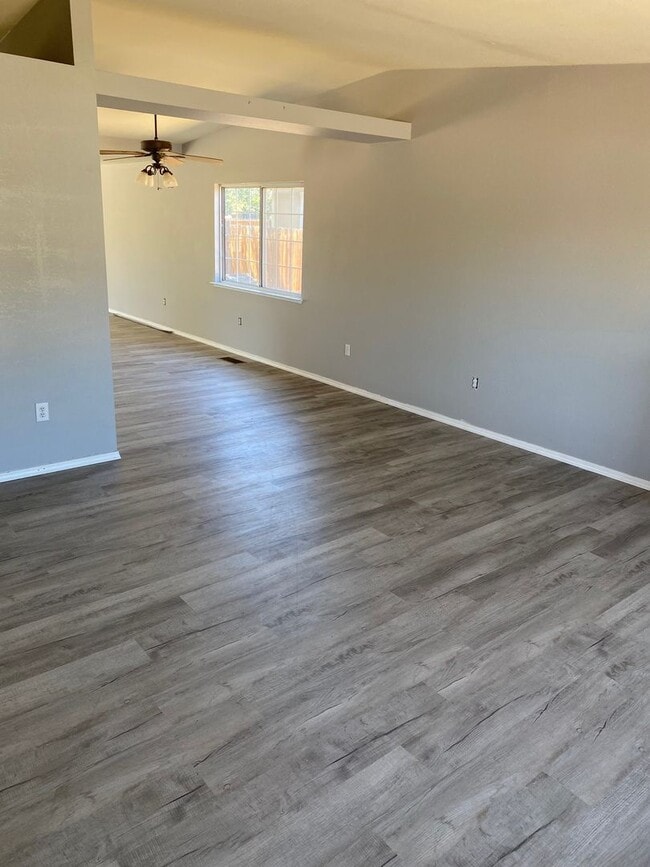 Building Photo - 203 Gordon Ln