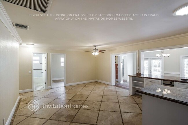 Building Photo - 830 N 10th Ave