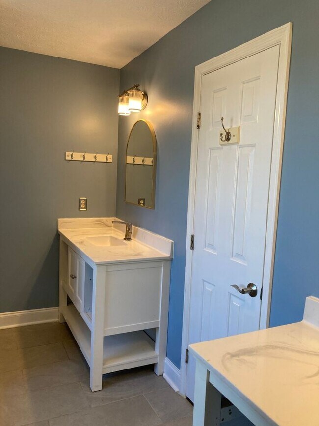 Building Photo - Lebanon Home in Summer Crest