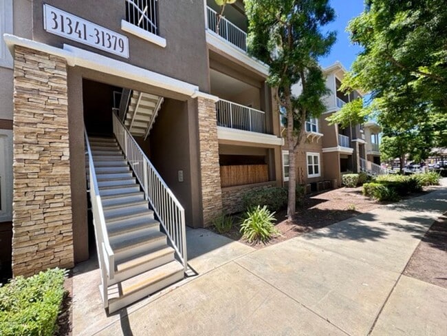 Primary Photo - Upgraded 1BD/1BA Condo in Gated Temecula C...