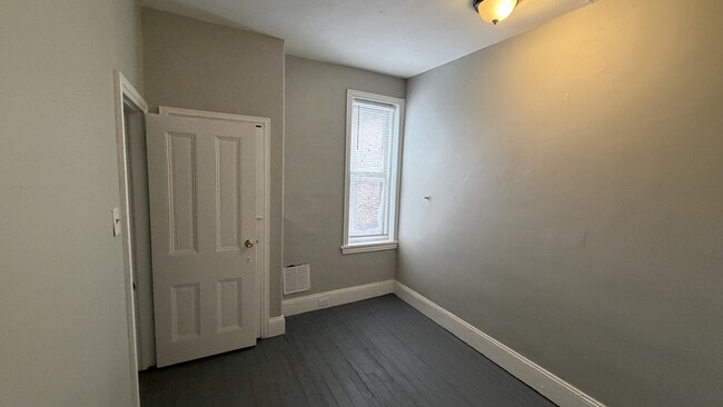Building Photo - 2554 N Bouvier St