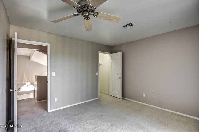 Building Photo - 6660 E Riverdale St