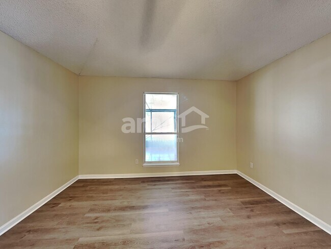 Building Photo - 13631 Capistrano Dr S