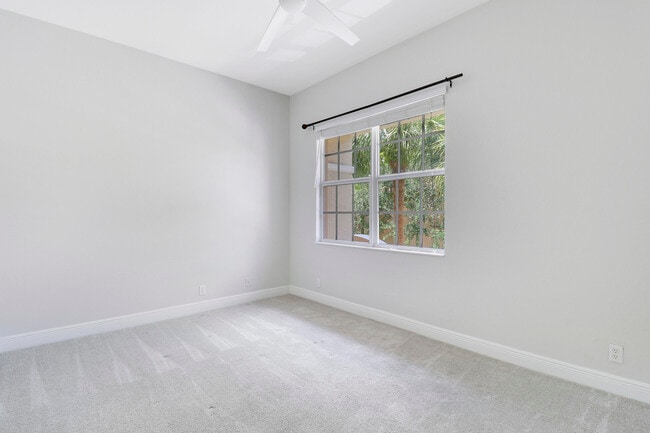 Building Photo - 4581 Artesa Way S