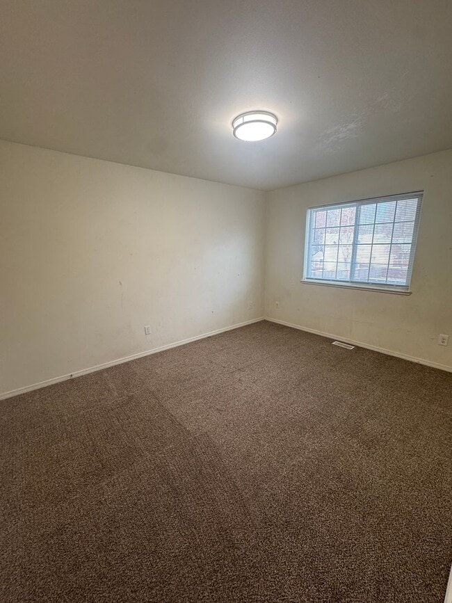 Building Photo - 5222 Leslie St