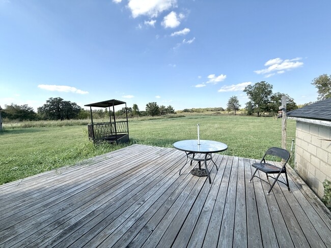 Building Photo - 5566 OK-199