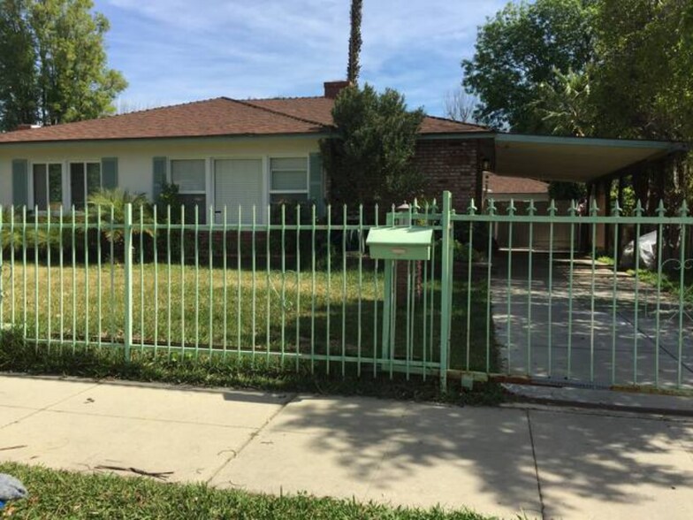Building Photo - 6614 Noble Ave