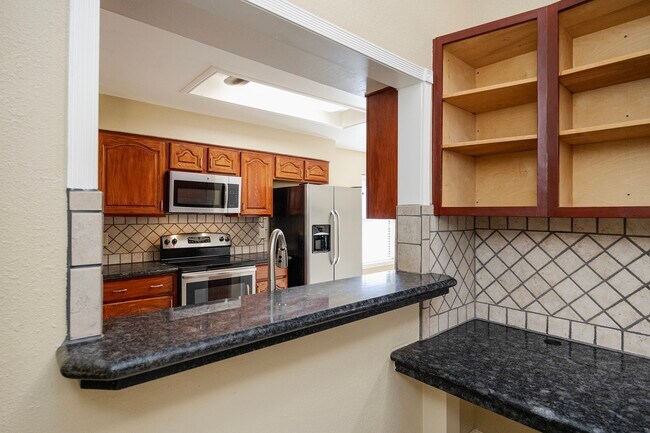 Building Photo - 7315 Foxside Ln