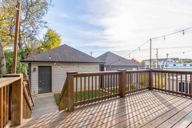 Building Photo - 336 Vivelle Ave
