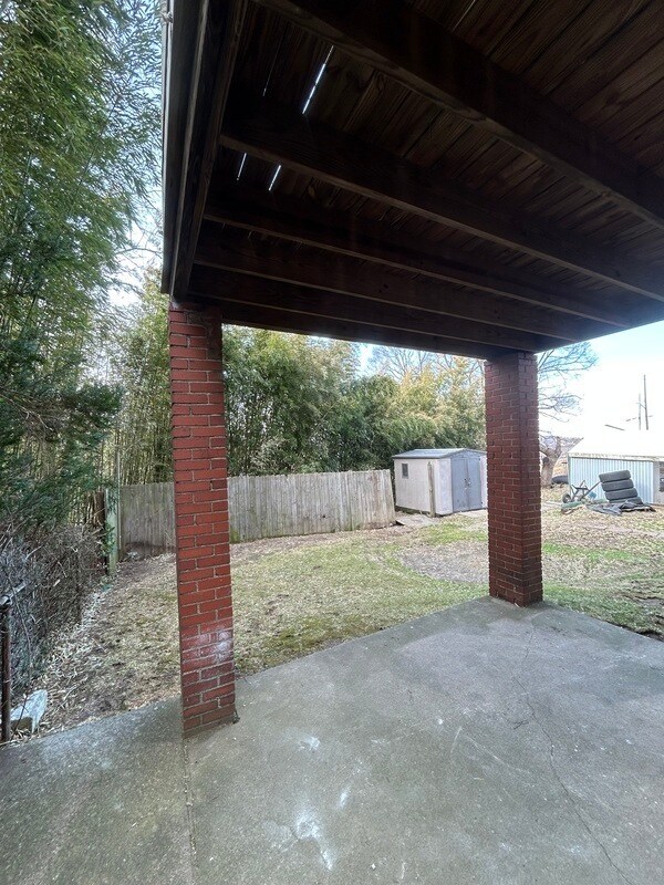 Building Photo - 114 Augusta St