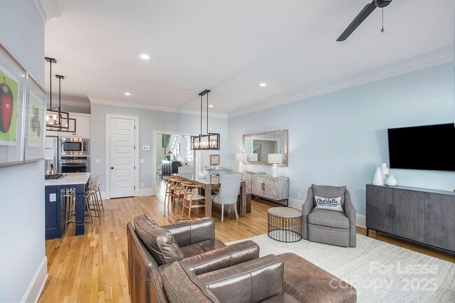 Building Photo - 407 Louise Ave