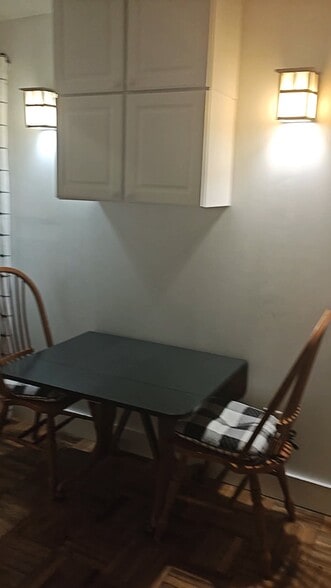 Building Photo - 28 Cedar St