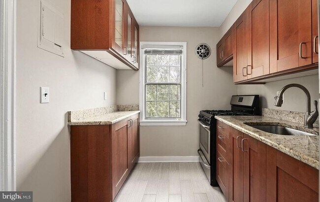 Building Photo - 6603 E Wakefield Dr