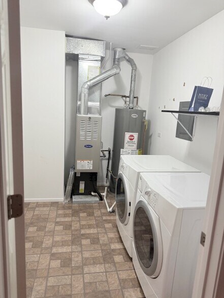 Building Photo - 1155 Silverwood Ct