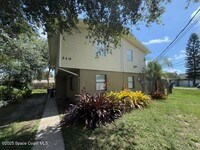Building Photo - 310 Oleander Pl