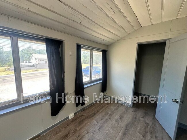 Building Photo - 10699 Jonestown Rd