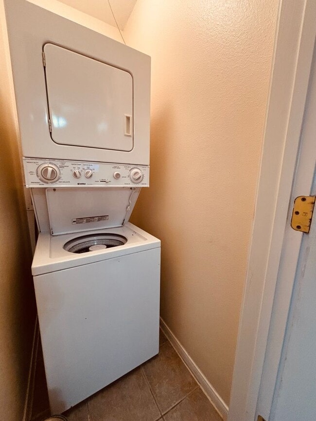 Building Photo - 215 Postoffice St