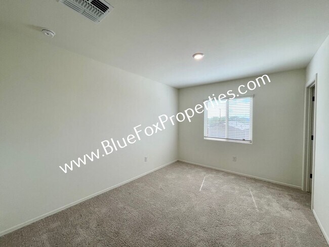 Building Photo - 12854 N Peony Dr