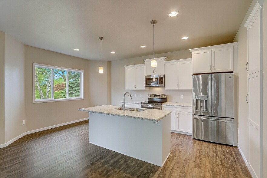 Building Photo - 714 Bristol Bay