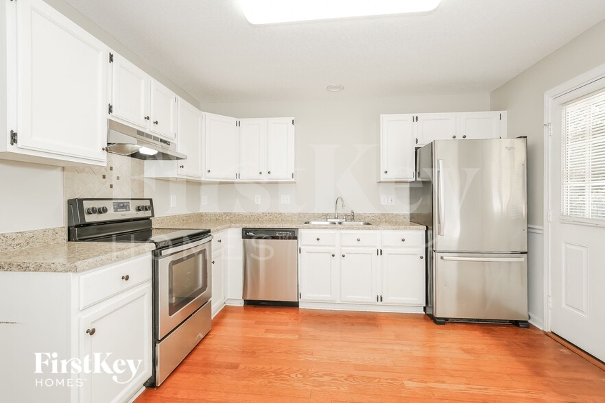 Building Photo - 6877 Ironwood Cir
