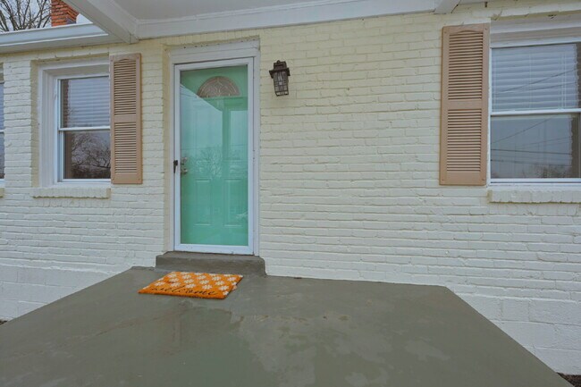 Building Photo - Renovated East Nashville Home | 3BR + Washer/Dryer + Off-Street Parking