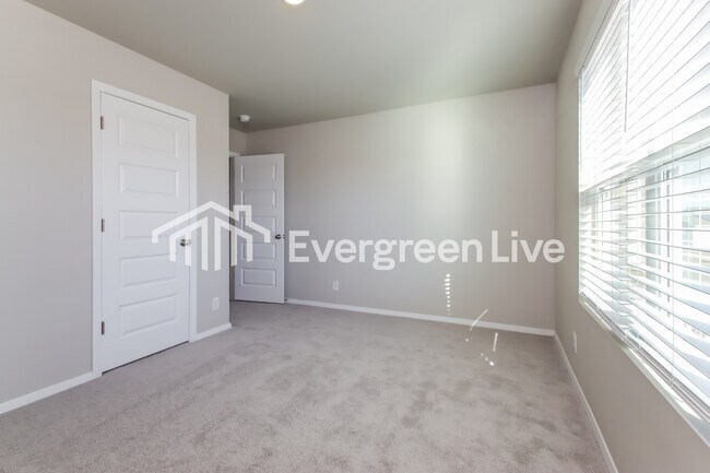 Building Photo - 2101 S Lakin Ln