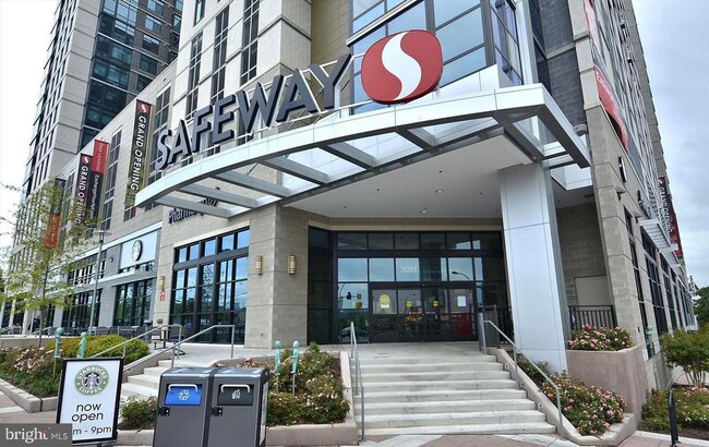 Building Photo - 2621 Chivalry Ct