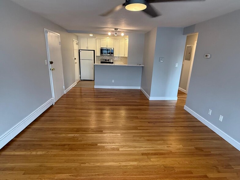 Building Photo - 21 Warren St