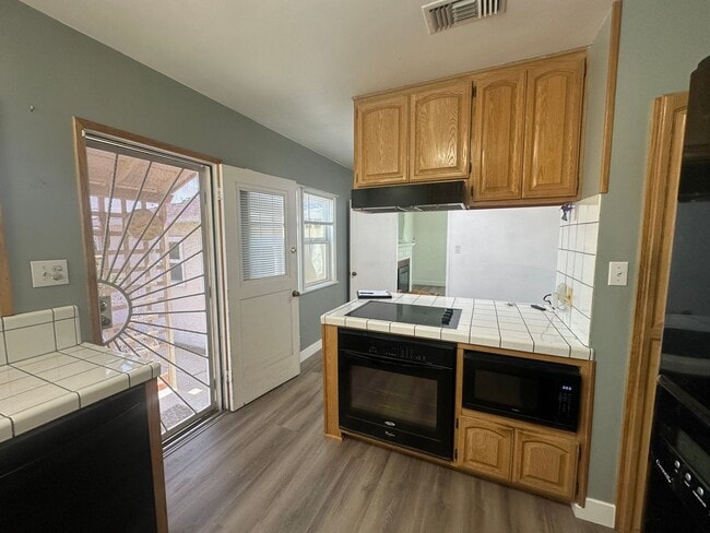 Building Photo - Perfection! Corner Lot Pool Home