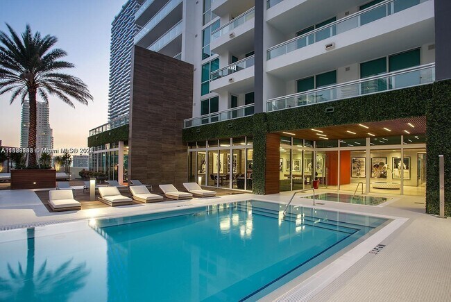 Building Photo - 1080 Brickell Ave