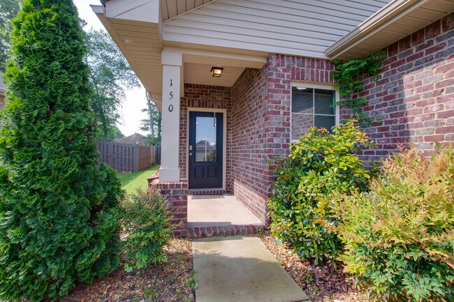 Building Photo - 150 Shrewsberry Dr