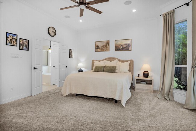 Building Photo - 3006 E Lake Falls Cir