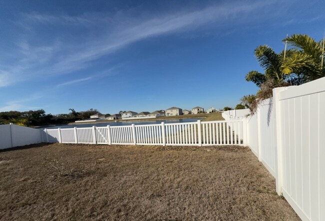 Building Photo - 822 18th Ave SE