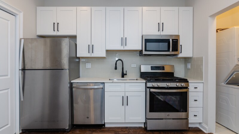 Building Photo - 1933 S May St