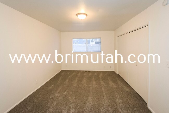Building Photo - 3671 S 2245 E