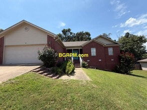 Building Photo - House rent ready Magness Creek!