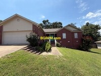 Building Photo - 113 Corbin Cir